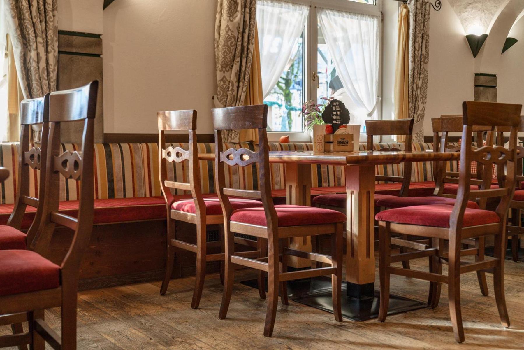 Hotel Restaurant Lebzelter Altenmarkt im Pongau Ngoại thất bức ảnh