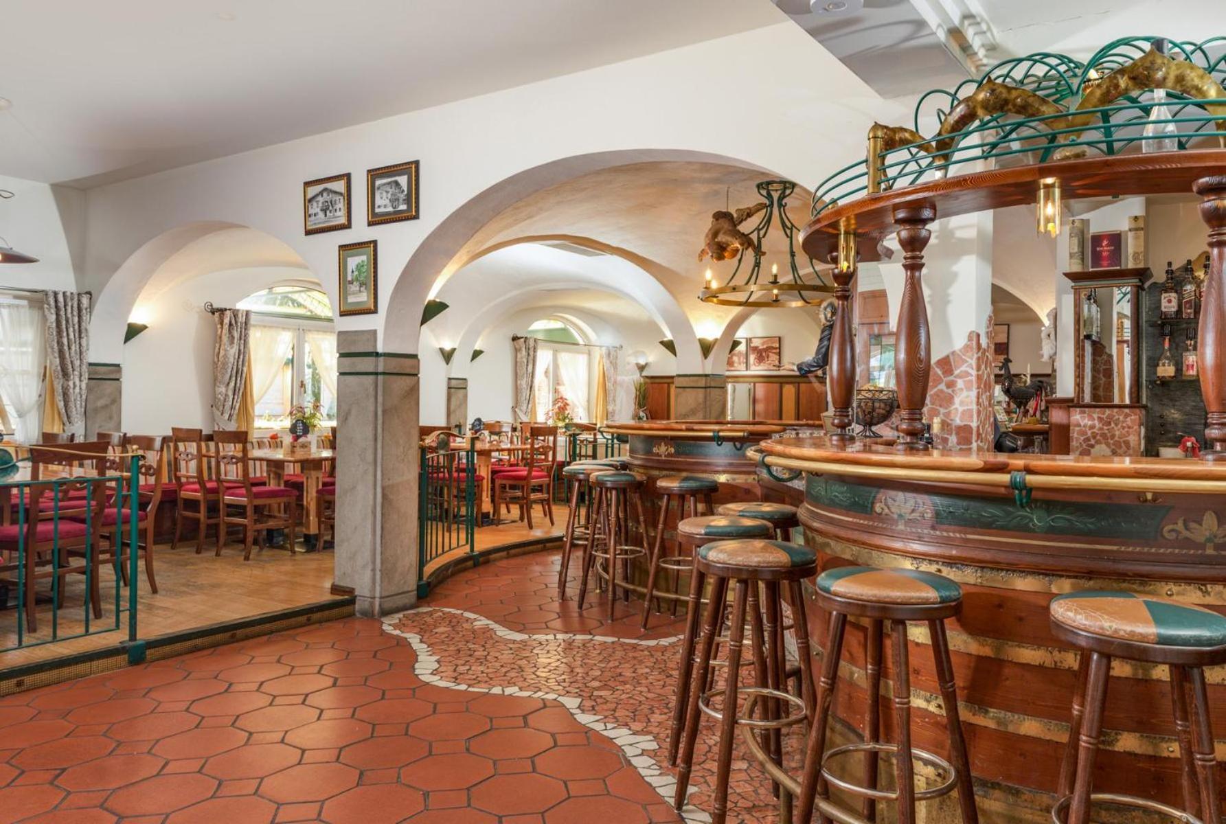 Hotel Restaurant Lebzelter Altenmarkt im Pongau Ngoại thất bức ảnh