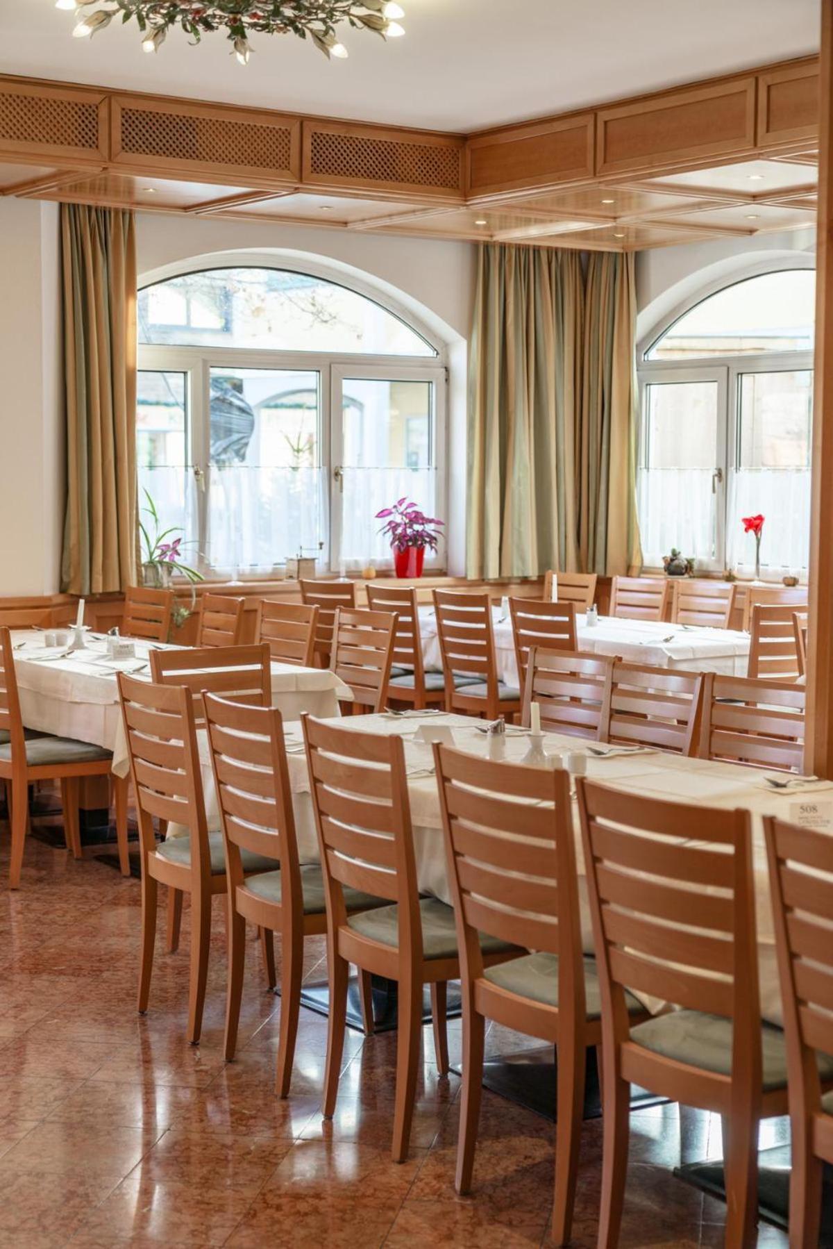 Hotel Restaurant Lebzelter Altenmarkt im Pongau Ngoại thất bức ảnh